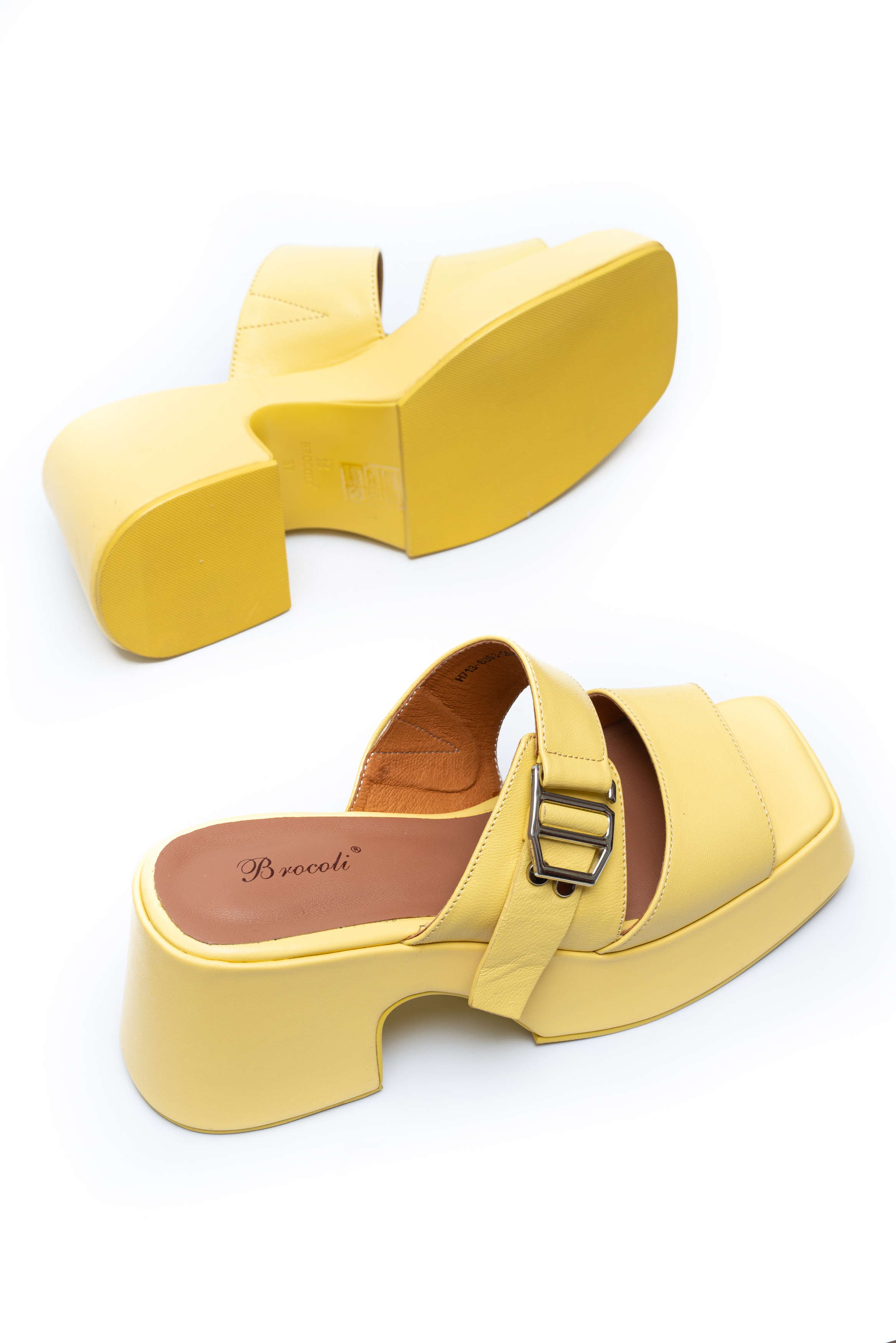 Шлепанцы Brocoly 00865 Желтые