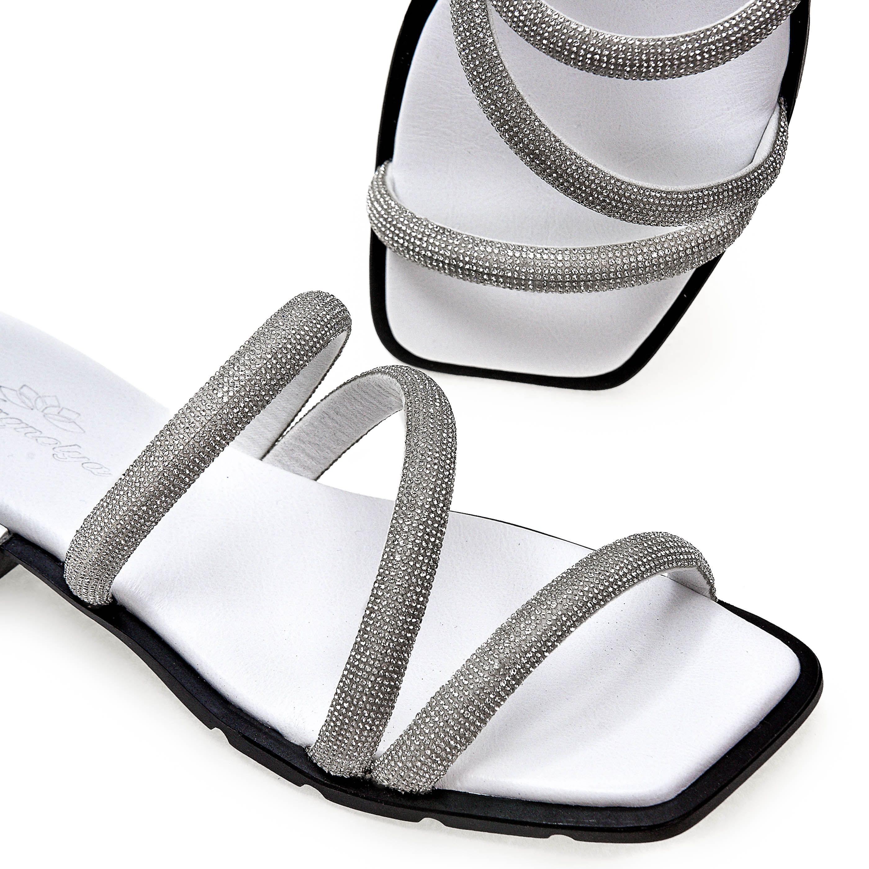 Шлепанцы Magnolya 01114 Белые